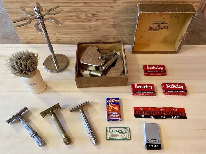 Vintage Kriss Kross Safety Razor Set Box Papers Sharpener + Razors Blade Lot