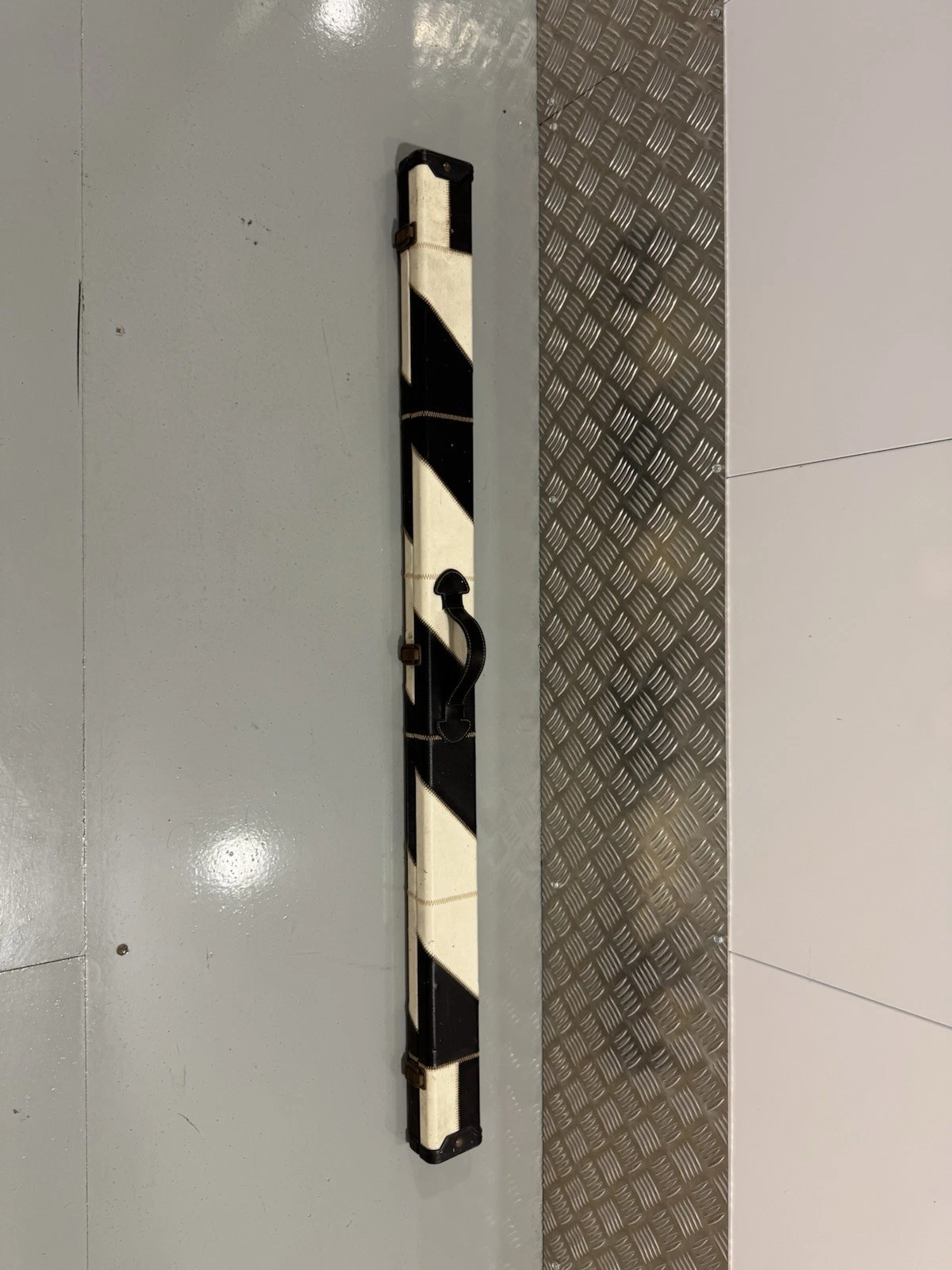 Peradon Pulsar 3/4 Pool Cue In Hard Case 19