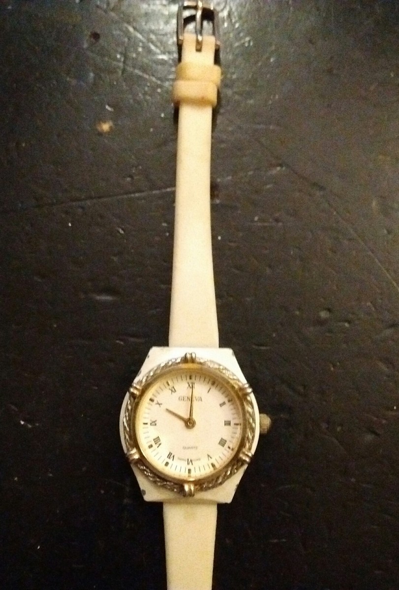 Vintage Geneva Ladies Watch, #5573 running with new battery
