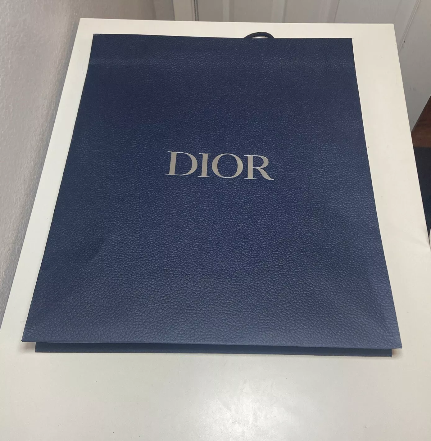 Authentique sac fourre tout Dior vide papier cadeau texturé bleu marine 18