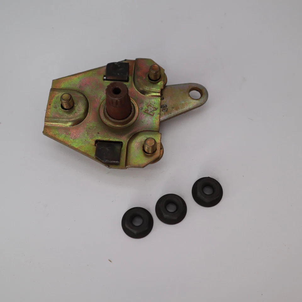 Mando a distancia con pestillo de puerta delantera derecho Ford D2FZ-6221818-B Mustang II 1974-78 Foto 3 de 4