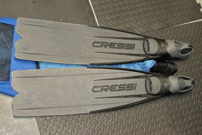 Cressi Gara 3000 Full Foot Fins-EU 42/43 | US M:  8-9 with Fin Bag