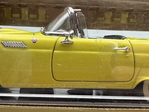 Road Legends 1955 Ford Thunderbird, Yellow, 1:18 Scale, Boxed - Picture 6 of 23