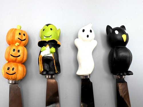 Cuchillos esparcidores Boston Warehouse Halloween-resina fantasma calabaza Drácula y búho - Imagen 2 de 4