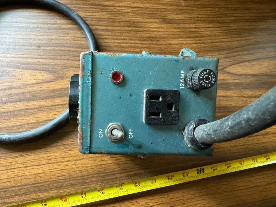 STACO Variable AutoTransformer 1210 120v 0-120v 60hz - Image 2 of 4