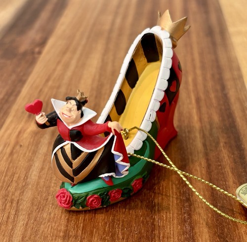 Bradford Exchange Disney Villains Queen of Hearts Shoe Orna.Stepping Into Wicked