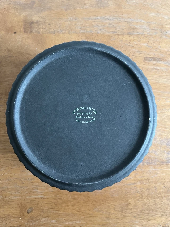 Portmeirion Red Dragon Souffle Dish Made In England Excellent Condition - Image 3 of 3