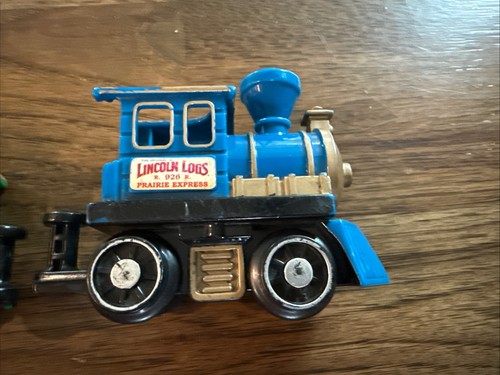 Lincoln Logs Blue Woodland Express Train Locomotive , Green Coach and, Red Open - Picture 3 of 9