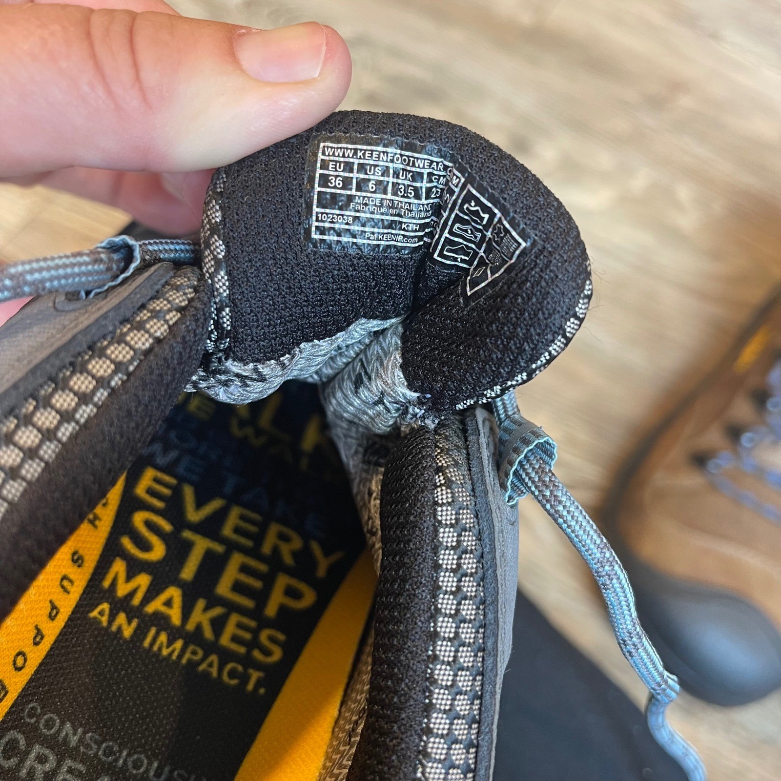 Scarpe basse Keen impermeabili da trekking trail donna grigie stringate taglia 6
