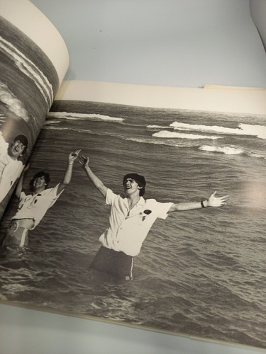 The Beatles - A Private View Hardback Photo Coffee Table Book by Robert Freeman - Picture 10 of 11