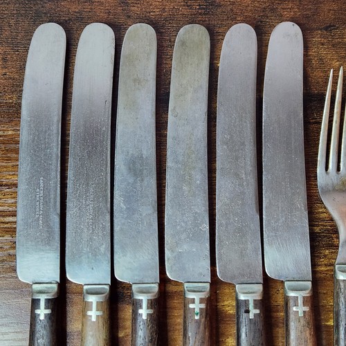 Antiche posate Landers Frary & Clark Aetna Works 6 coltelli 6 forchette manico legno - Foto 5 di 15