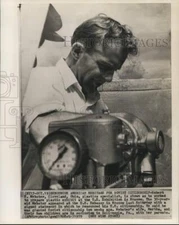 1959 Press Photo Robert Webster prepares plastic exhibit in Moscow - now48687