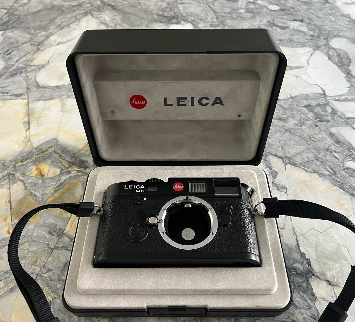 EXCELLENT Leica M6 TTL 35mm Rangefinder Film Camera Body