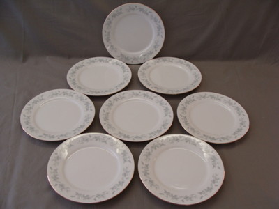 8 ''Libbey Tableware'' Salad Plates Pinecones/Branches & Gold Trim On Edge