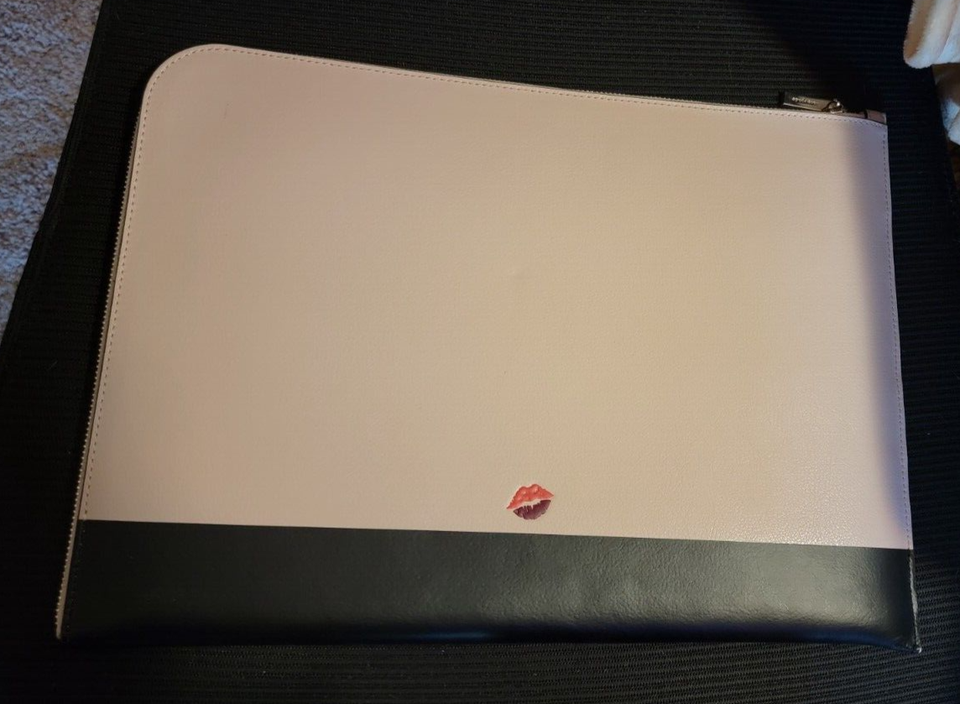 Kate Spade X Disney Minnie Mouse Universal Laptop/Tablet Sleeve Case Pink EUC eBay