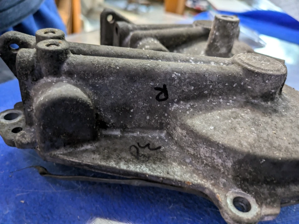 Cabezal de distribución del árbol de levas derecho OEM 09-14 FX50 QX70 V8 5.0 INFINITI Foto 4 de 4