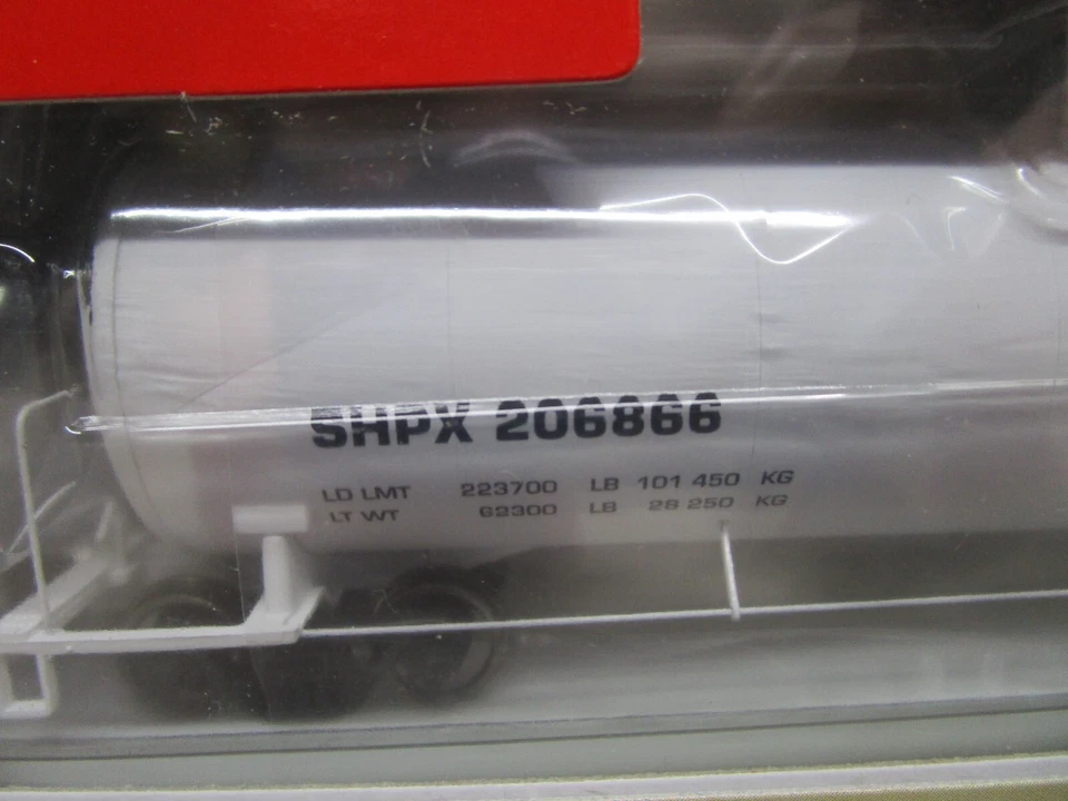 Walthers Gold HO Scale SHPX Kerr-McGee UTLX 23K Gallon Funnel Tank 2 Car Set NOS - Image 4 of 4