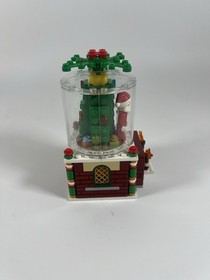 LEGO 40223 Limited Edition Christmas Snowglobe - Complete