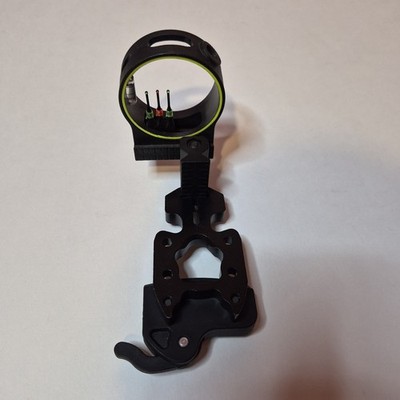 3-Pin Fixed Pin Archery Sight Black with Fiber Optic Pins for Bow Hunting Target