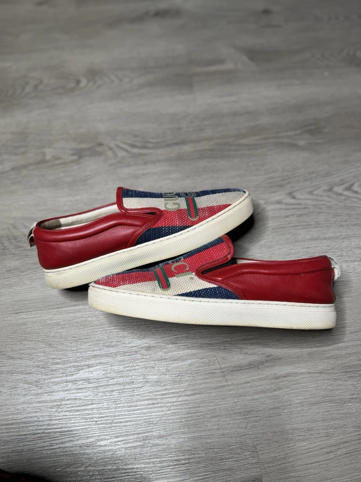 Taille 7,5M US / 7G   Gucci Cruise rayures à enfiler   100% AUTHENTIQUE