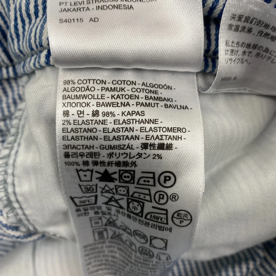 Levi's Cuffed Bermuda Women's size 10 Blue White Pinstripes Denim Jean Shorts - Image 4 of 4