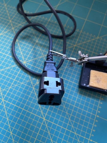Multi Plug Adapter IEC Power Lead - With 1.5m Lead. Camping, Boats & Caravans. - Bild 10 von 11
