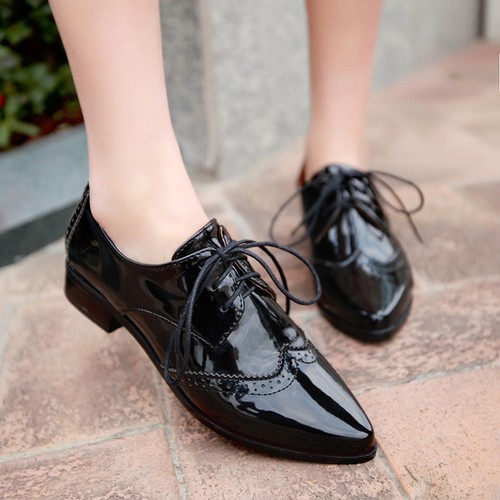 Women Retro Patent Leather Wing Tip 