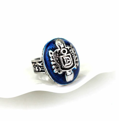 The Vampire Diaries 'Damon/Stefan Salvatore Crest' Antique Silver Daylight Ring - Picture 11 of 67