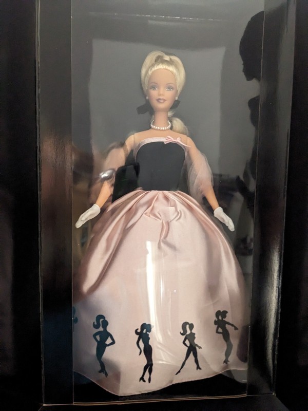 Barbie Timeless Silhouette Doll 2000 NRFB