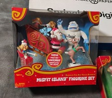 Rudolph The Red Nosed Reindeer Misfit Island Figurine Set Backdrop Scene 2012