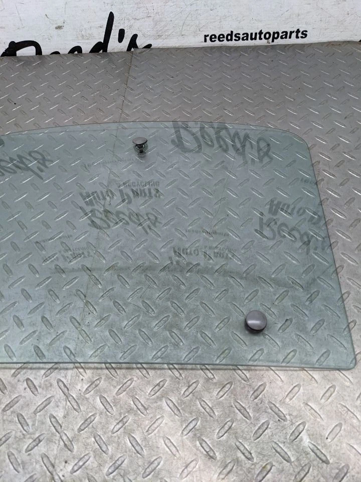 Заднее стекло раздвижное подходит для 87-93 MAZDA B-2200 1173959 - Изображение 3 из 4