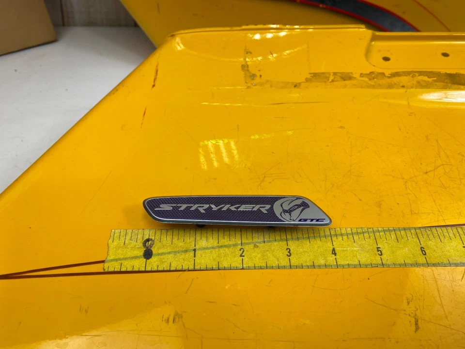 Fabricante de equipos originales 16-17 Dodge Viper GTC T/A 2.0 súper raro Stryker púrpura tablero calcomanía emblema Foto 2 de 4