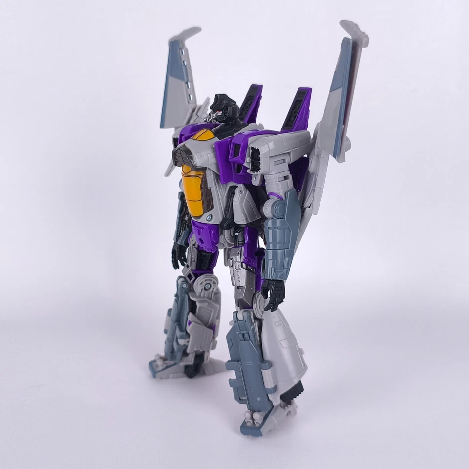 Figura Transformers Skywarp Solo SS-113 Studio Series Voyager Class Foto 2 de 4