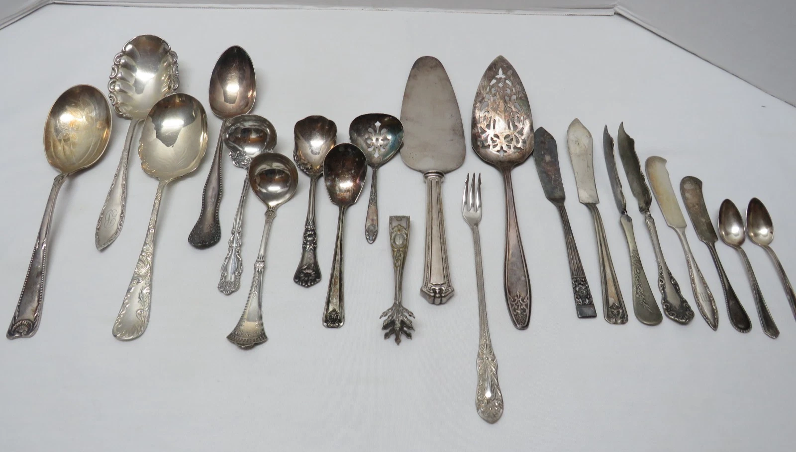 Silverplate Silverware Serving Pieces Spoons Ladles Butter Knives Mixed Lot 21