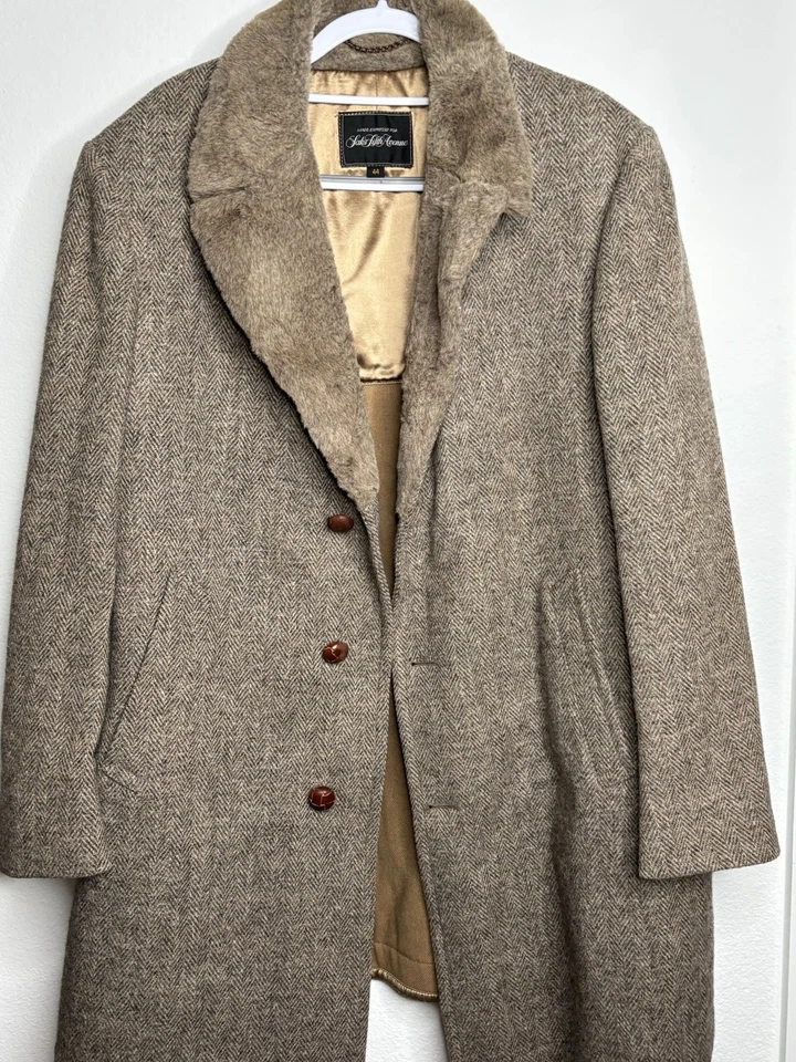 VTG Men’s SZ 44 Saks 5th Ave Tan Herringbone Heavy Wool Overcoat Faux Fur Collar - Image 3 of 4