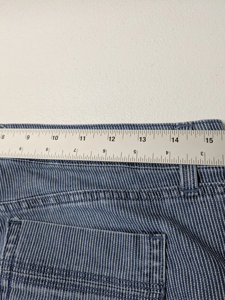 Bandolino Shorts Women's 4P Riley Relaxed Bermuda Stripped Denim - Image 4 of 4