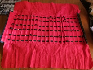 60 KNIFE ROLL UP KNIFE STORAGE CASE HOLDER  BUCKLES W/ HANDLE LIGHTLY USED CLEAN