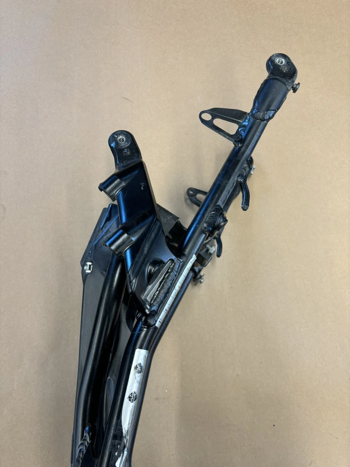 2012 KTM 1190 RC8 OEM Subframe Assembly, Black, OEM Straight #0217 Foto 3 de 4