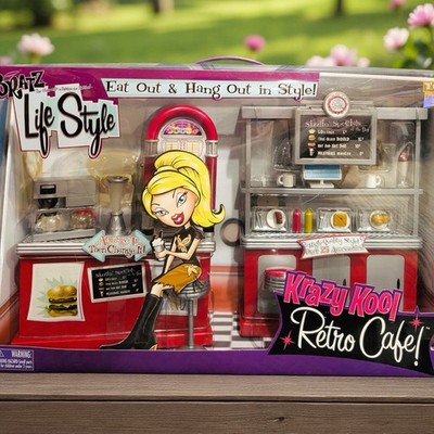 VINTAGE 2004 Bratz Life Style Krazy Kool Retro Cafe Playset NRFB New In Box Rare