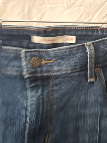 Levi's Woman's 711 Denim Stretch Jeans 18W Skinny Fit Dark Wash Blue Mid Rise - Picture 4 of 12