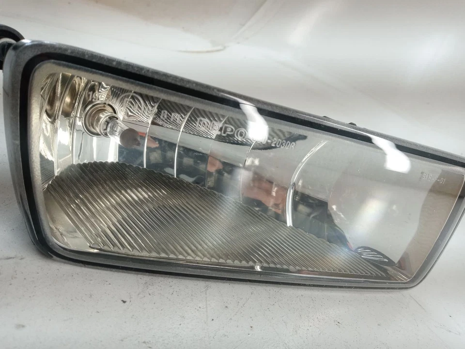 Luz antiniebla delantera para pasajero Ford Explorer XLT 2006-2009 sin equipamiento de hierro reemplazo OEM Foto 2 de 4