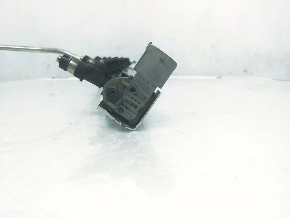 Juego de inyectores de combustible turbo Volvo C70 2004-2006 31355799 31355452 31321899 Foto 3 de 4