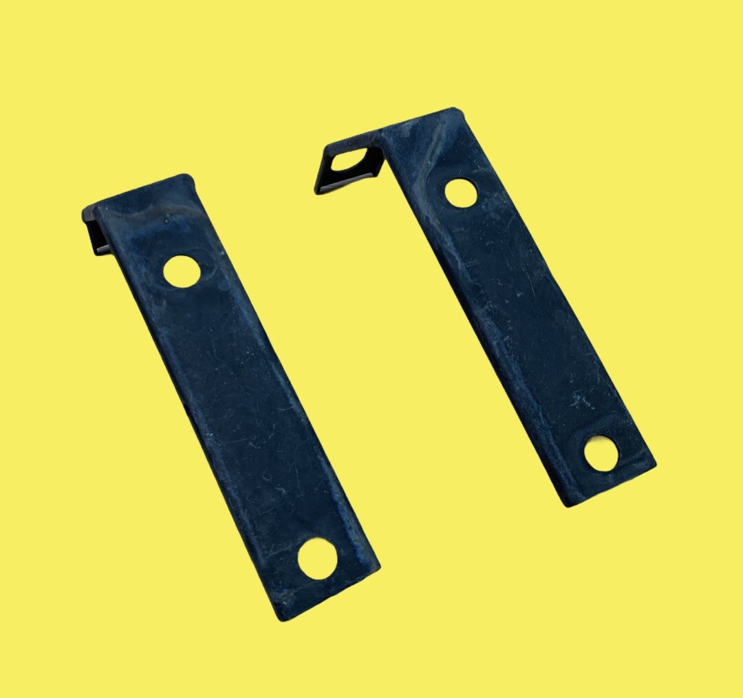 Front Grille Lower Support Bracket Set Pair OEM 99-04 Bentley Arnage 