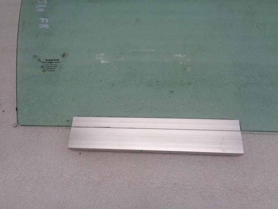 Vidrio ventana lateral pasajero delantero derecho Volvo S60 2001-2009 OEM AK2206156 Foto 4 de 4