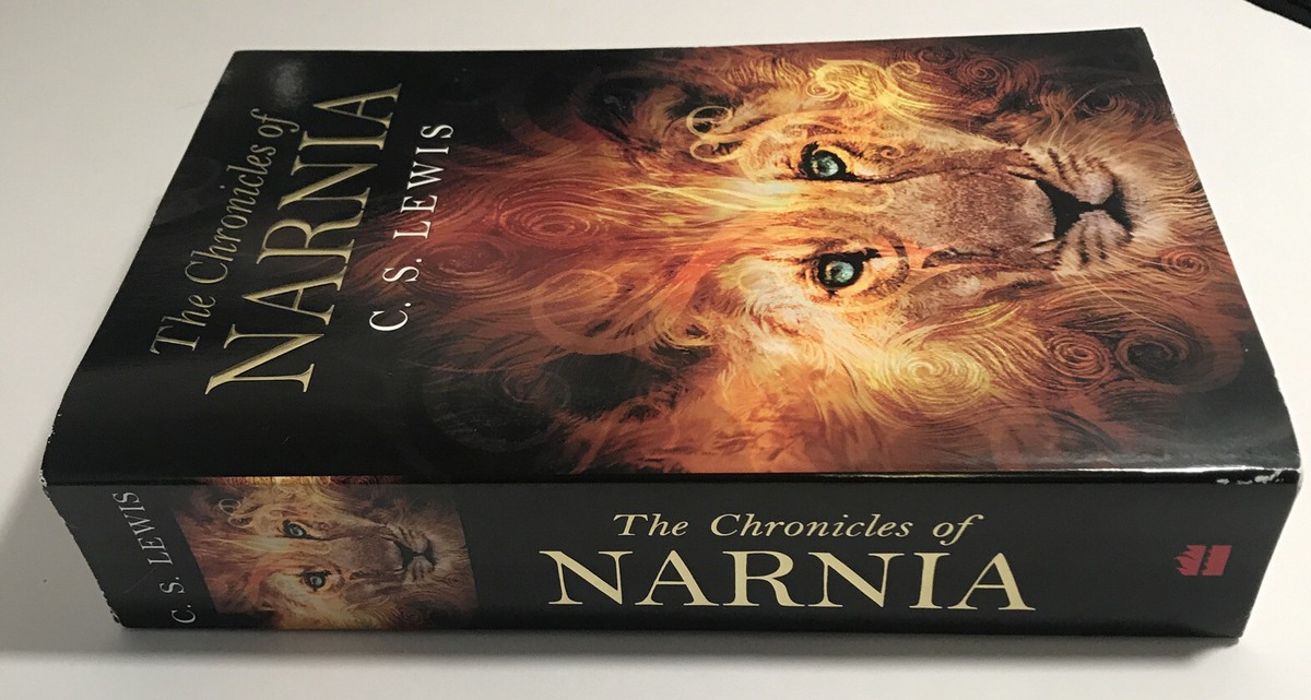 洋書 The Chronicles of Narnia - C.S. Lewis The Complete Chronicles of Narnia: Step through the Wardrobe