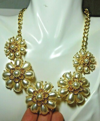 Chunky Pearl Lucite Beads Link Chain Daisy Flowers Necklace Gold Tone DB 3