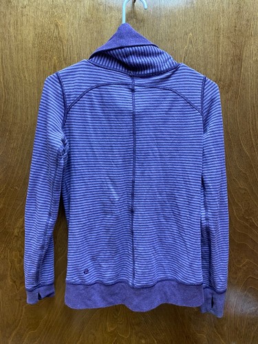 Women "Lululemon" reversable purple cowl neck sweatshirt. (C Below) - Picture 4 of 4