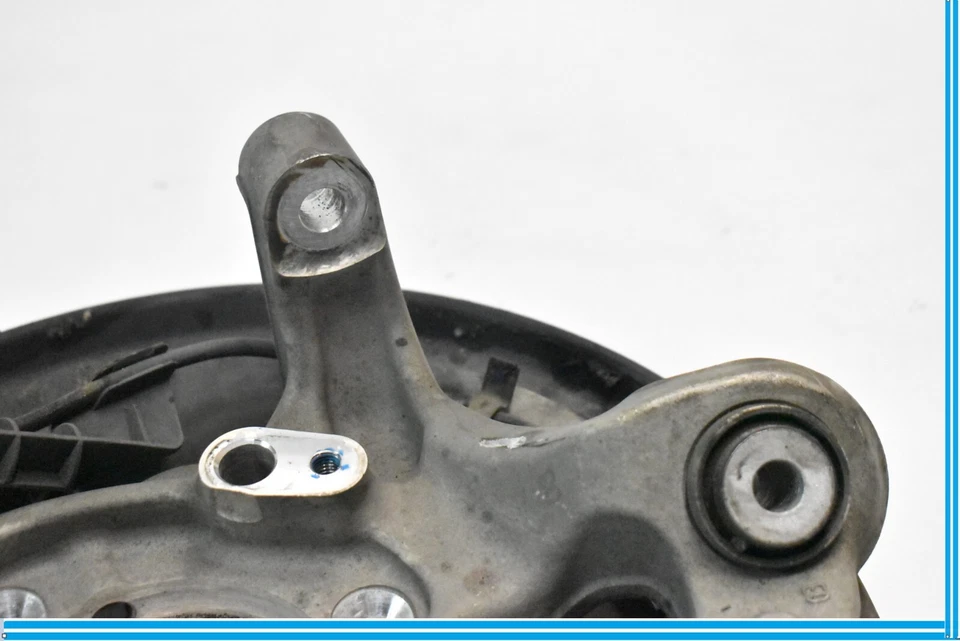 Задний левый поворотный кулак 10–17 Mercedes W207 E550  - Изображение 2 из 4