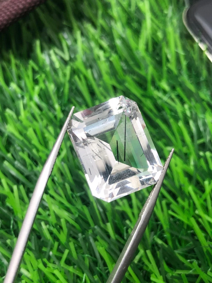 23.20 ct top quality natural rotile quartz cut gem from Pakistan - Image 2 of 4