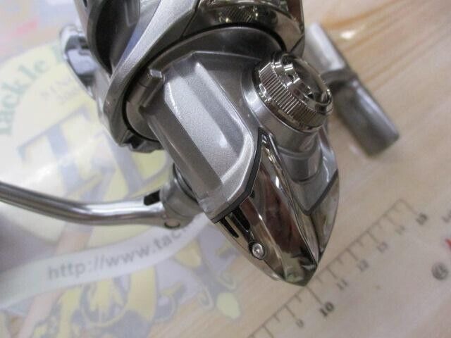 Shimano 15 Twin Power C3000Xg Spinning Reel Used with Box F Shimano 15 Twin Power C3000Xg Spinning Reel Used with Box F